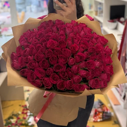 101 роза в крафте