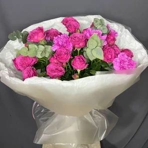 Пионовидная кустовая и диантусы