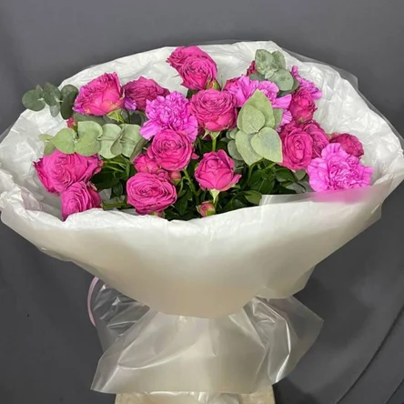 Пионовидная кустовая и диантусы