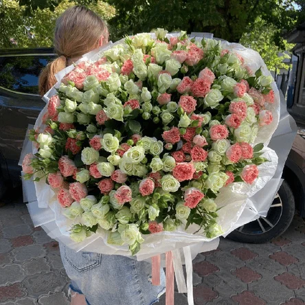 Букет из кустовых роз